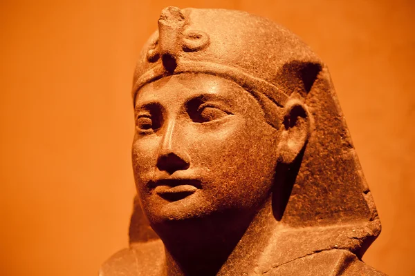 Sculpture de la tête du roi égyptien Amenhotep III — Photo