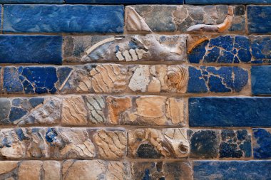 Babylon İştar kapısı üzerinde boğa namlu ile kısma tüketmek