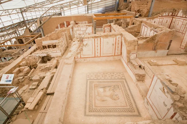 Κονσέρβες αρχαιολογικός σύνθετος της ιστορικής πόλης Έφεσο με βεράντα σπίτια από την Ρωμαϊκή περίοδο — Φωτογραφία Αρχείου