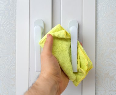 Elini pencere tanıtıcısı toz bezleri.