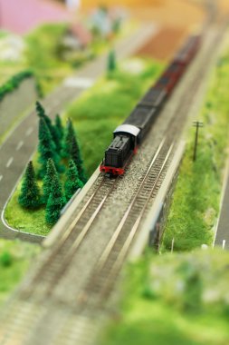 Minyatür şehirde. Tren vagonları ile minyatür modeli.