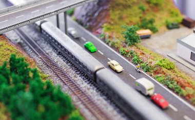 Minyatür şehirde. Speedway yakınındaki Elektrikli tren.