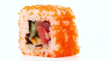 Havyar ve ton balıklı tek California suşisi..