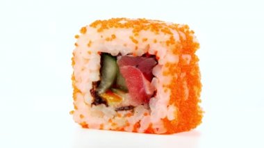 Havyar ve ton balıklı tek California suşisi..