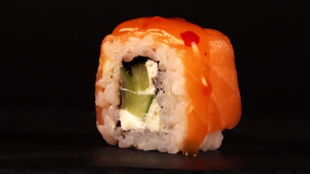 Zoete Zure Saus Wordt Sushi Gegoten Traditioneel Japans Eten — Stockvideo