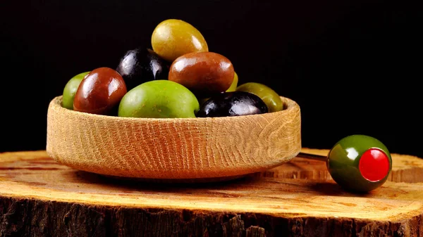 Lot Different Olives Wooden Plate — Stock Photo, Image