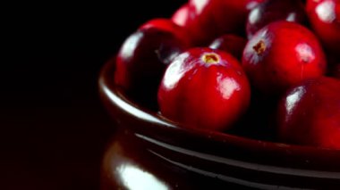 Bir sürü taze kızılcık var..