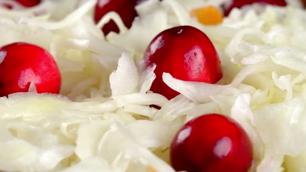 Sauerkraut with cranberries in a pot. — Stock Footage Sauerkraut Cranberries Pot Royalty Free Stock Footage