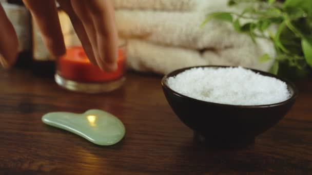 Masaj Ustası Gua Sha Masajı Yapıyor Spa Masaj Konsepti — Stok video