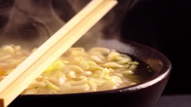 Cuenco Con Sopa Fideos Calientes Chinos Clásicos — Vídeos de Stock