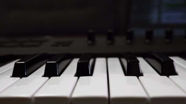 Сучасне Професійне Піаніно Музичній Студії — стокове відео