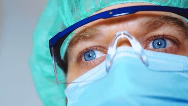 Trabajador Médico Con Máscara Gafas — Vídeo de stock