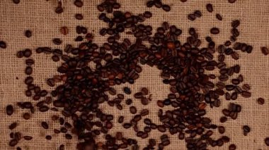 Harflerle hazırlanmış kahve çekirdekleri. Kahve..