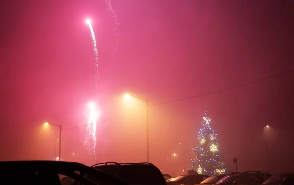 Celebrando Ano Novo Com Fogos Artifício Cidade — Fotografia de Stock