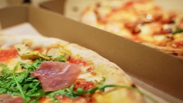 Świeżo Upieczona Pizza Pudełku — Wideo stockowe