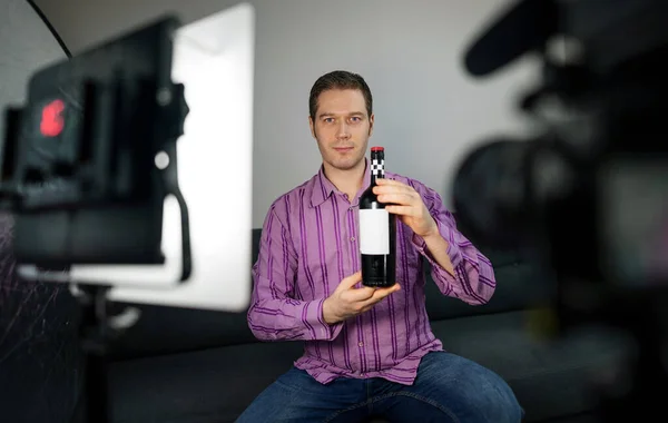 Man Making Video Blog Wine Alcohol — Stock Photo, Image