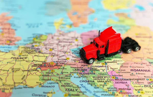 Camião Vermelho Mapa Europa — Fotografia de Stock