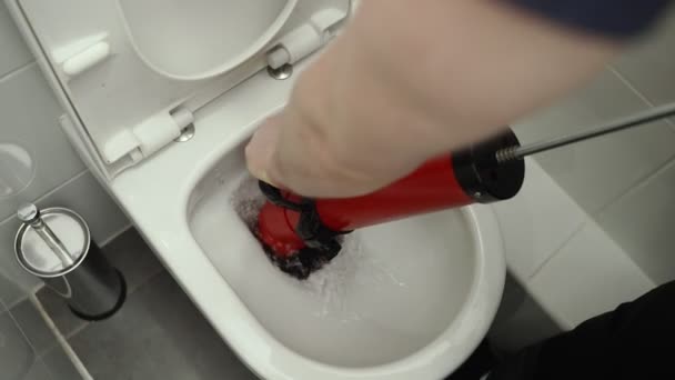 Sanitair Ontstoppen Toilet Met Professionele Kracht Pomp Cleaner — Stockvideo