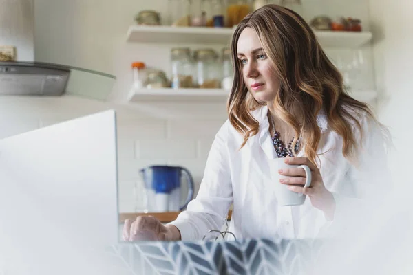 Woman Works Kitchen Home Self Isolation Concept — Stock Photo, Image