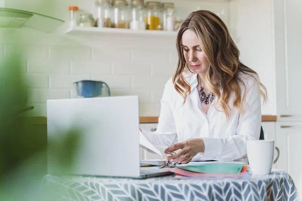 Woman Works Documents Kitchen Home Self Isolation Concept — Stock Photo, Image