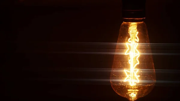 Vintage Edison Light Bulb Reproduction Black Background — Stock Photo, Image