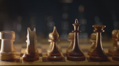 Oyunun başlangıcından önce satranç. Reklamlar için uygun..