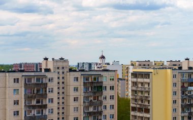 Lasnamae, Tallinn 'deki Katleri ve Paasiku caddelerinin hava manzarası.