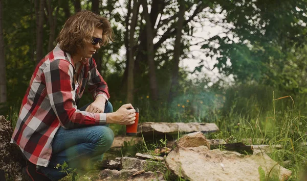 Man Sits Front Bonfire Forest — Stock Photo, Image