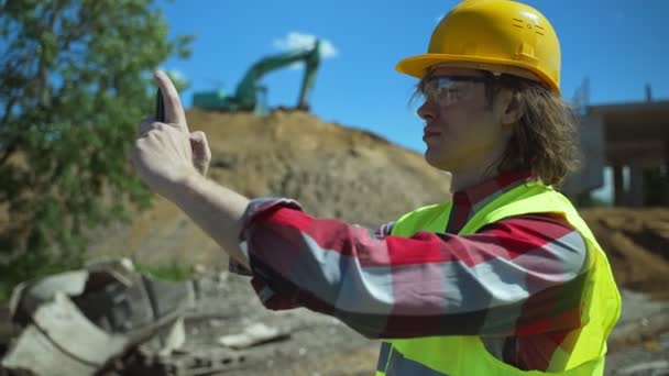 Wykonawca Budowy Telefonu Komórkowego Fotografowania Pracy Zrobili — Wideo stockowe