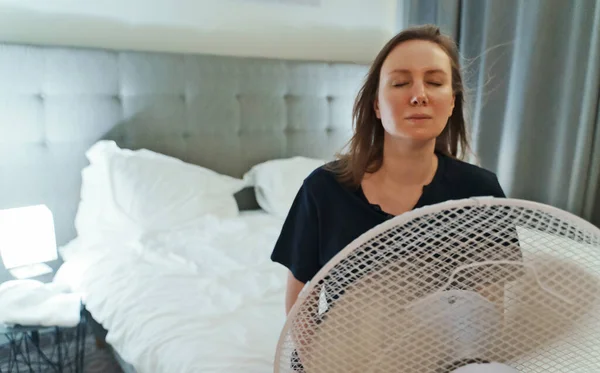 Woman Tries Cool Intense Heat Front Cooling Fan — Stock Photo, Image