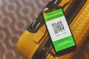 Coronavirus aşısı pasaport uygulaması akıllı telefondan. Durum geçerlidir.