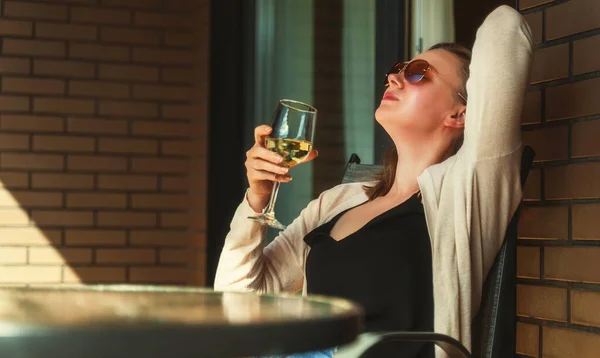 Woman Sunglasses Enjoying White Wine Balcony — Stock Photo, Image