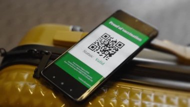 Coronavirus aşısı pasaport uygulaması akıllı telefondan. Durum geçerlidir.