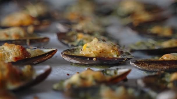 Mejillones Frescos Rellenos Horno Con Cáscara — Vídeo de stock