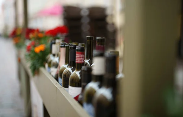 Empty Wine Bottles Street Restaurant — Stock Photo, Image