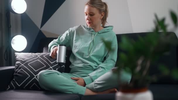 Woman Doing Massage Massage Percussion Device Home — Stock Video