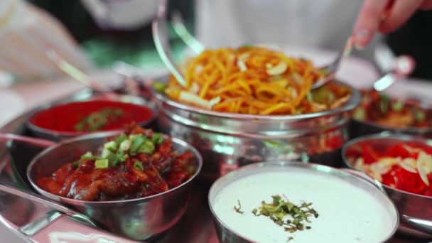 Carne Thali Servido Restaurante — Vídeo de stock