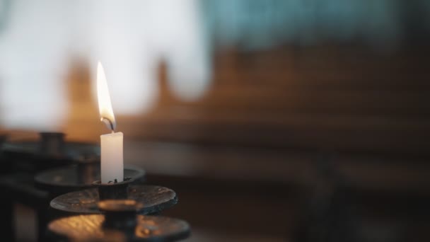 Brennende Kerze Der Kirche — Stockvideo