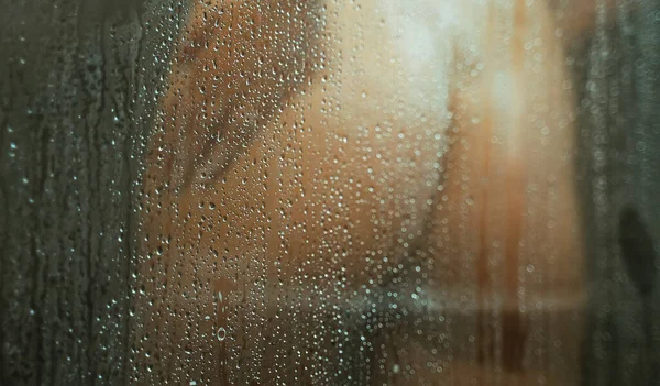 Kobieta Myjąca Się Pod Prysznicem — Zdjęcie stockowe