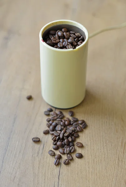 A blade or propeller coffee grinder on the table top. — Stock Photo, Image