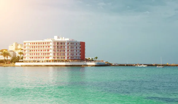 Hotel de lujo cerca del mar . — Foto de Stock