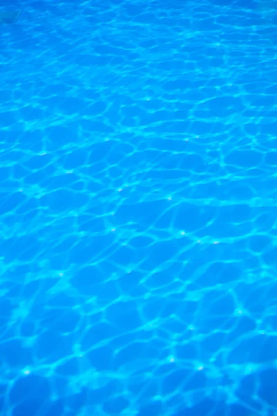 Błękitne wody w basenie. Tło. — Zdjęcie stockowe
