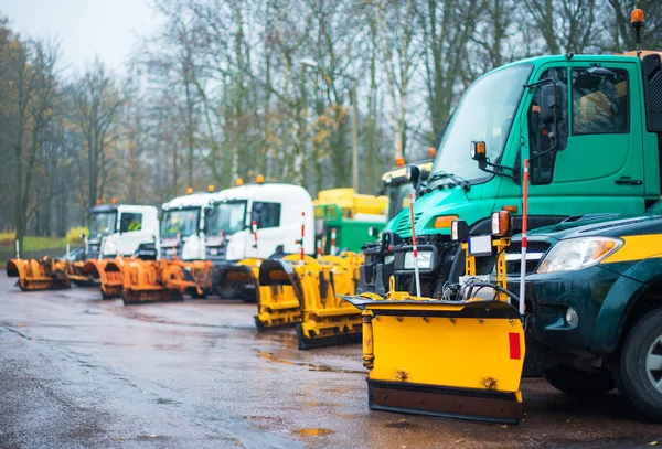 Road services are ready for winter. Winter service vehicles. — Stock Photo, Image