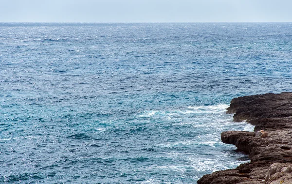 Costa pedregosa. Paisagem mediterrânica . — Fotografia de Stock