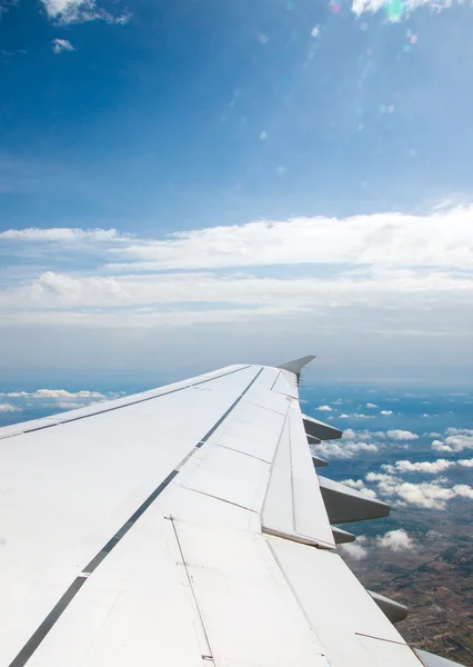 Ala de um avião, vista da janela . — Fotografia de Stock