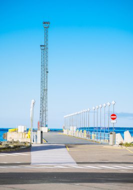 Büyük gemiler için boş iskele.