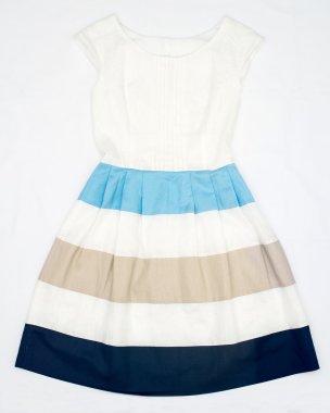 Beyaz arka plan üzerinde kadın için yazlık elbise.