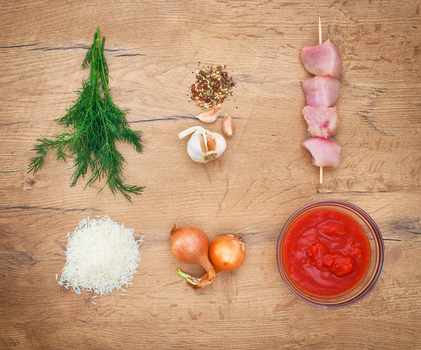 Ingredienti alimentari su tavolo di legno. Vista dall'alto . — Foto Stock