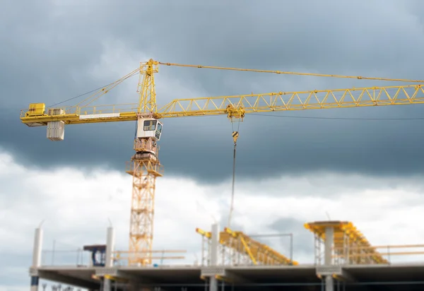 Working crane in the city. Construction site. — Stock Photo, Image