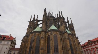 Prag Kalesindeki Gotik Aziz Vitus Katedrali.